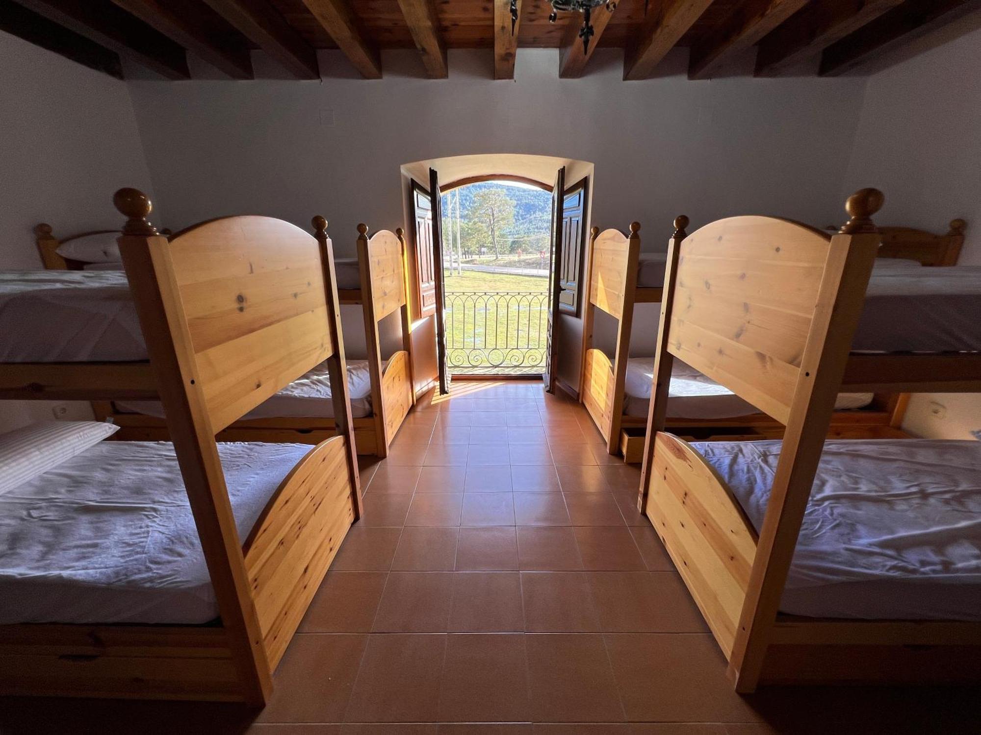 Albergue Pinares - La Casona De Revenga Regumiel de la Sierra Exterior photo